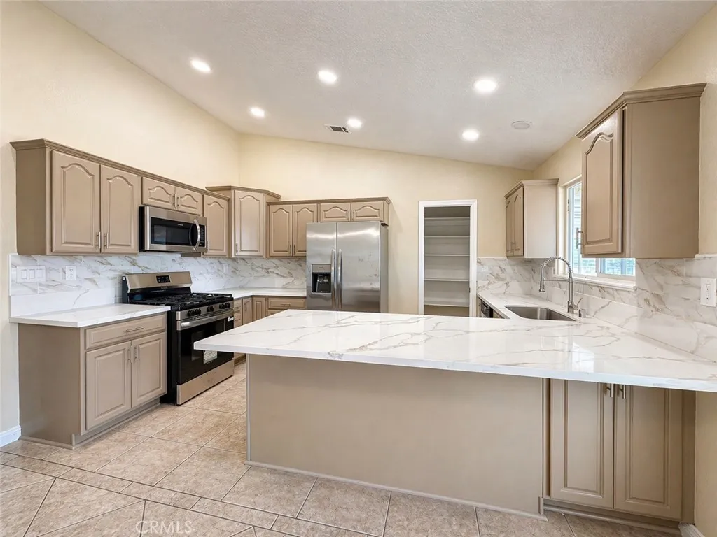 Additional image 29 of 16131 Dale Evans Parkway, Apple Valley, CA 92307