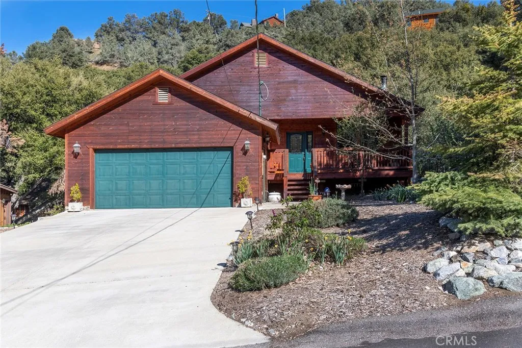 2504 Glacier Drive, Pine Mountain Club, CA 93225