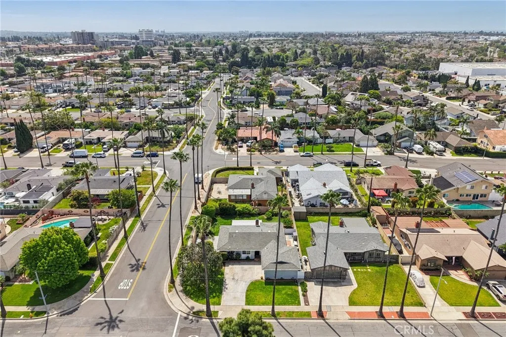 7602 Taylor Dr, Huntington Beach, CA 92648