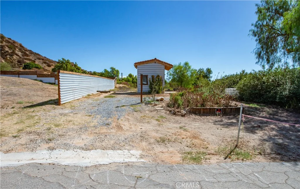 Eveningside Drive, Val Verde, CA 91384 photo 4