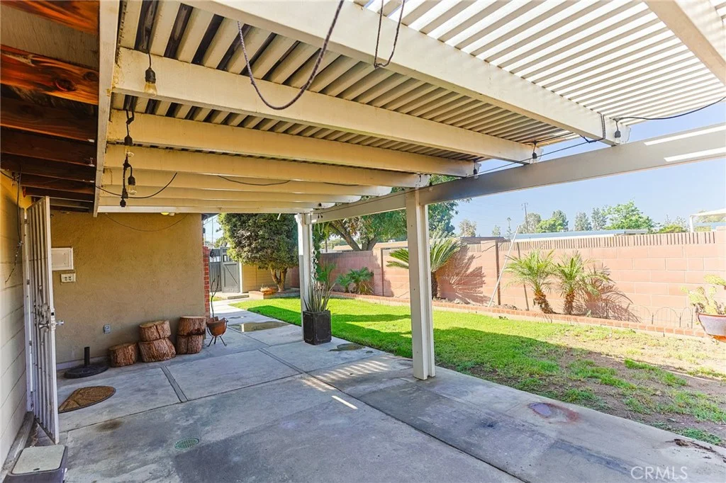 2714 N Linwood St, Santa Ana, CA 92705