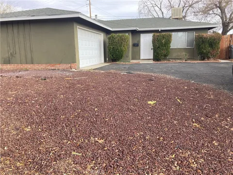 38810 Foxholm Drive, Palmdale, CA MLS: SB25092210