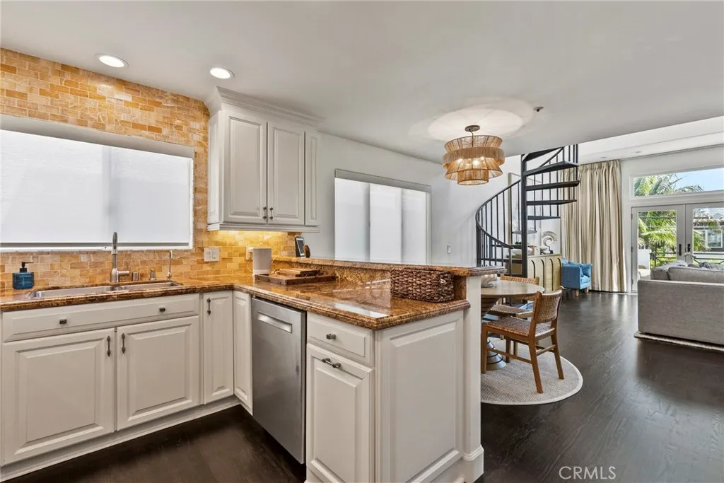 Additional image 55 of 720 Manhattan Beach Blvd, Manhattan Beach, CA 90266