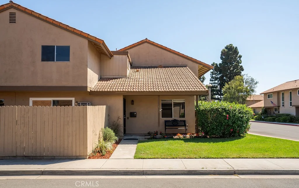 10525 Royal Oak Way, Stanton, CA 90680