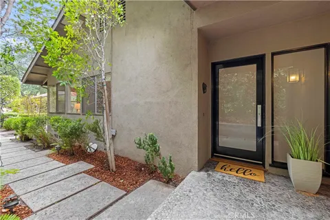 527 Bradford Street, Pasadena, CA 91105 - MLS#: PF25086134