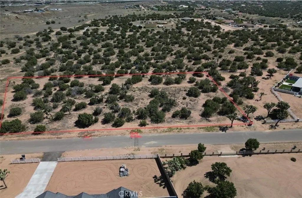 11075 Heartland Cir, Oak Hills, CA 92344