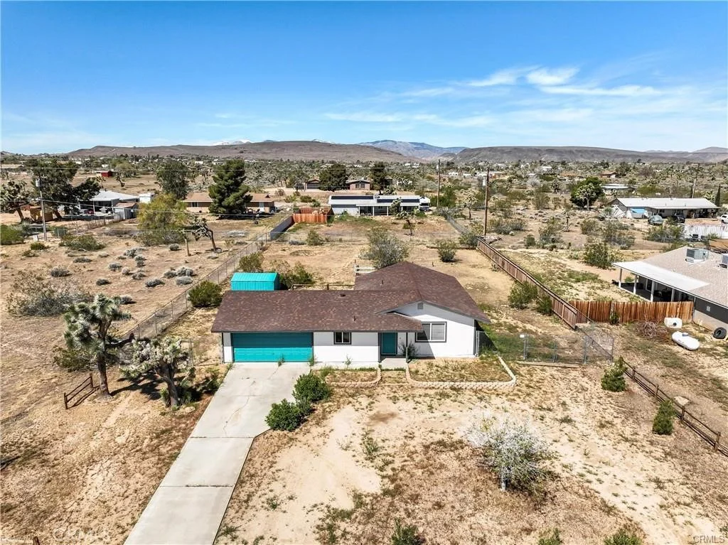 3800 Ruidosa Ave, Yucca Valley, CA 92284
