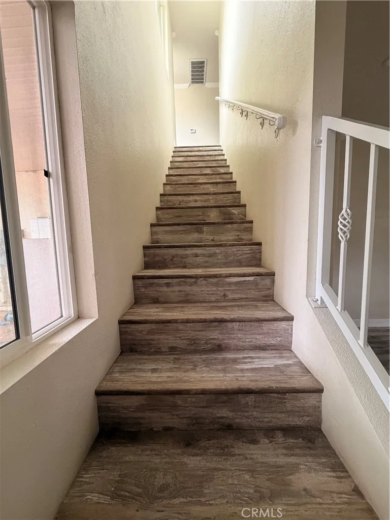 1016 N Vernon Avenue, Azusa, CA 91702