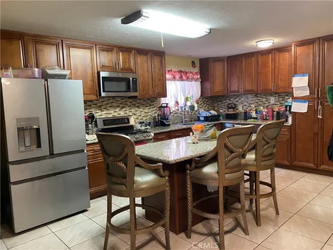 698 W Phillips Boulevard, Pomona, CA 91766 - MLS#: CV25068096