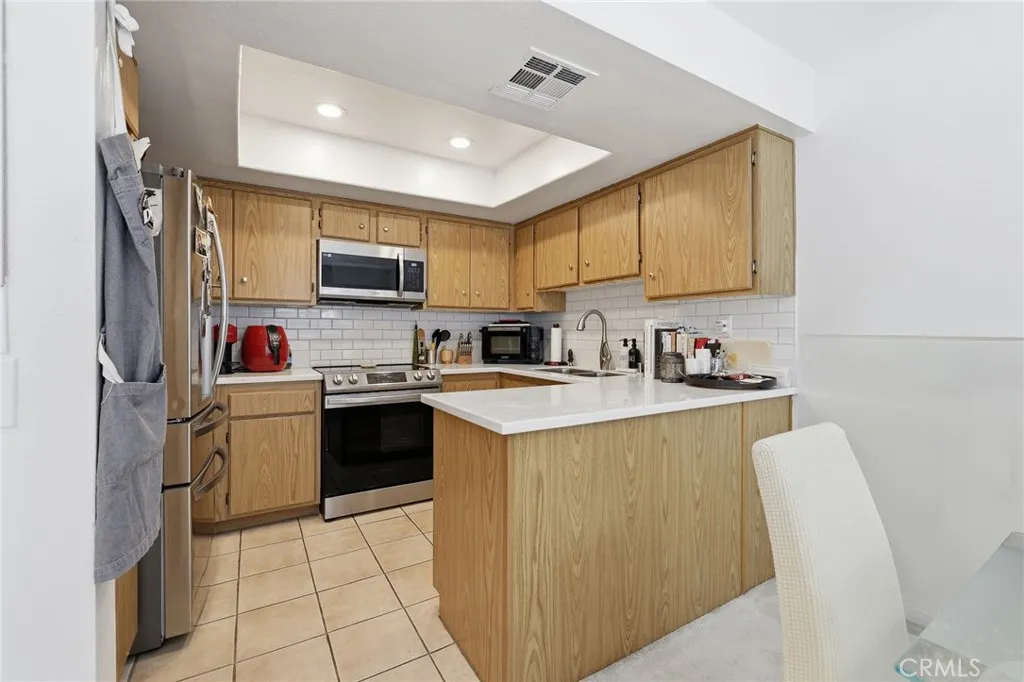 Additional image 5 of 18408 Hatteras Street Unit 14, Tarzana, CA 91356