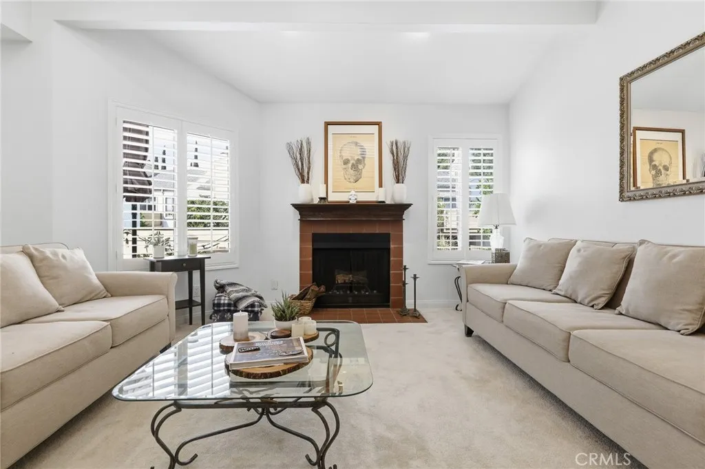 Additional image 3 of 18408 Hatteras Street Unit 14, Tarzana, CA 91356