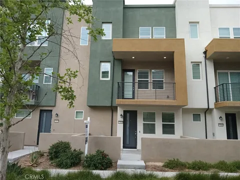27068 Deer Way, Valencia, CA MLS: SR25090097
