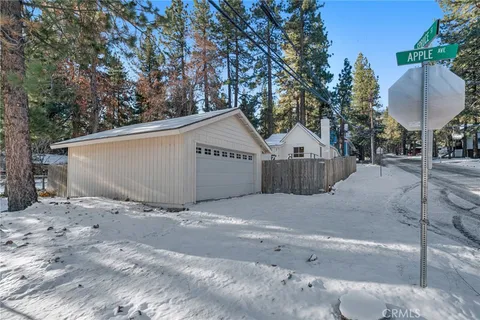 1131 Apple Avenue, Wrightwood, CA MLS: DW25049615