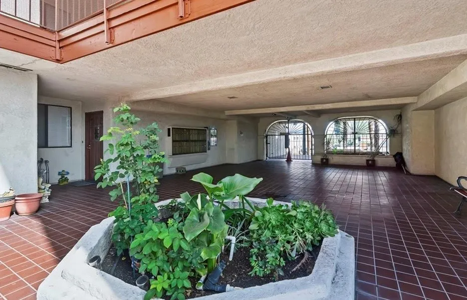 Additional image 75 of 7625 Reseda Blvd Unit 202, Reseda, CA 91335
