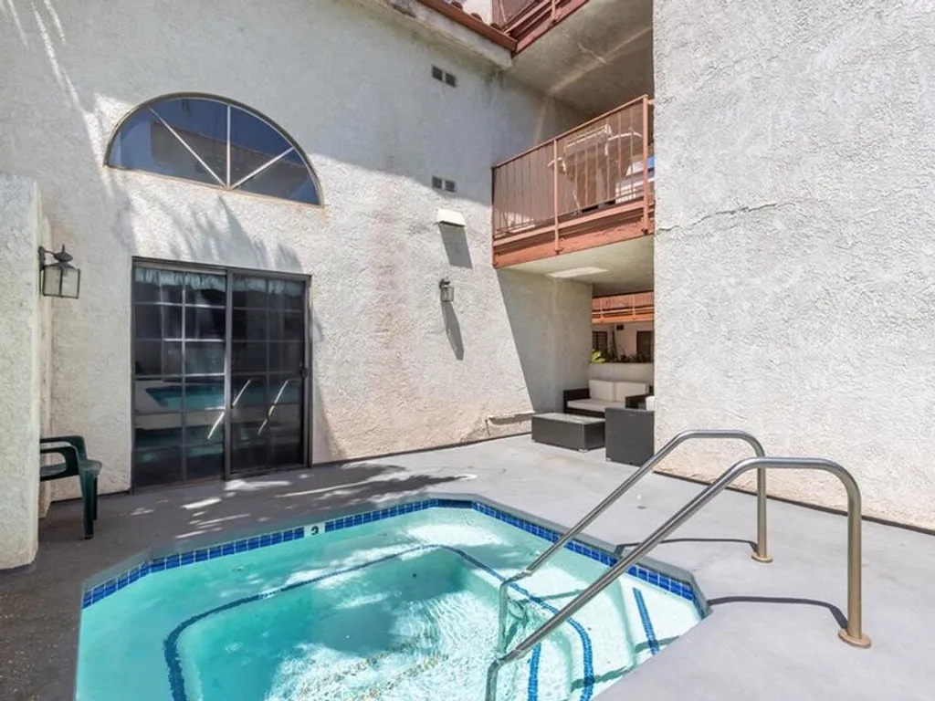 Additional image 39 of 7625 Reseda Blvd Unit 202, Reseda, CA 91335