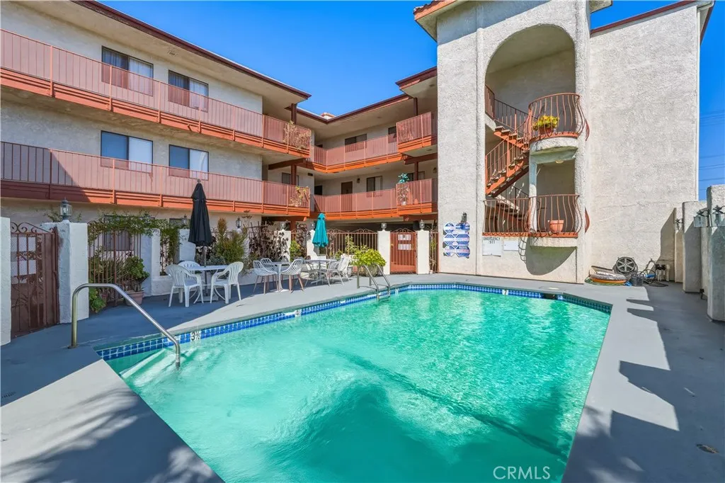 Additional image 38 of 7625 Reseda Blvd Unit 202, Reseda, CA 91335