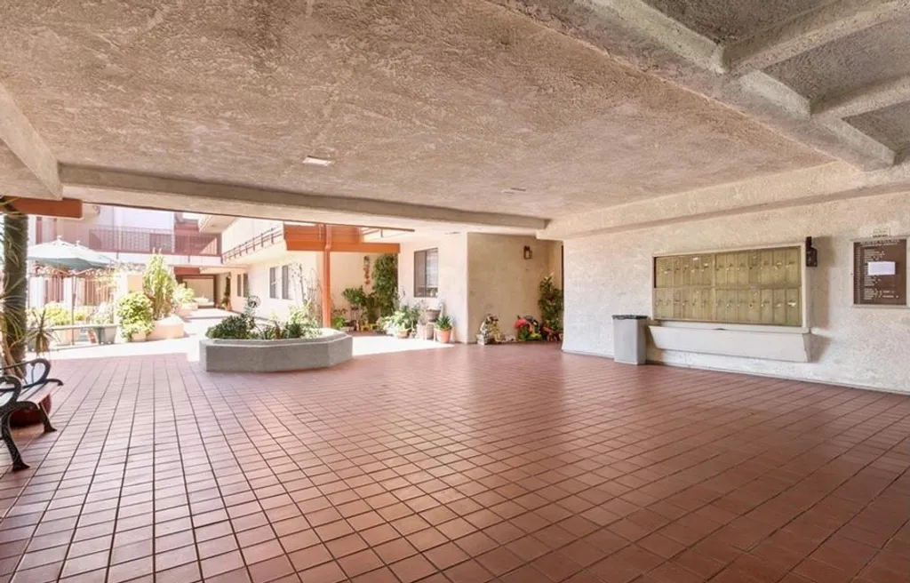 Additional image 35 of 7625 Reseda Blvd Unit 202, Reseda, CA 91335