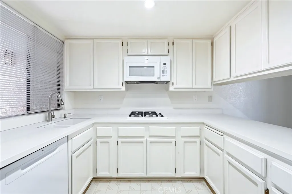 Additional image 46 of 7625 Reseda Blvd Unit 202, Reseda, CA 91335