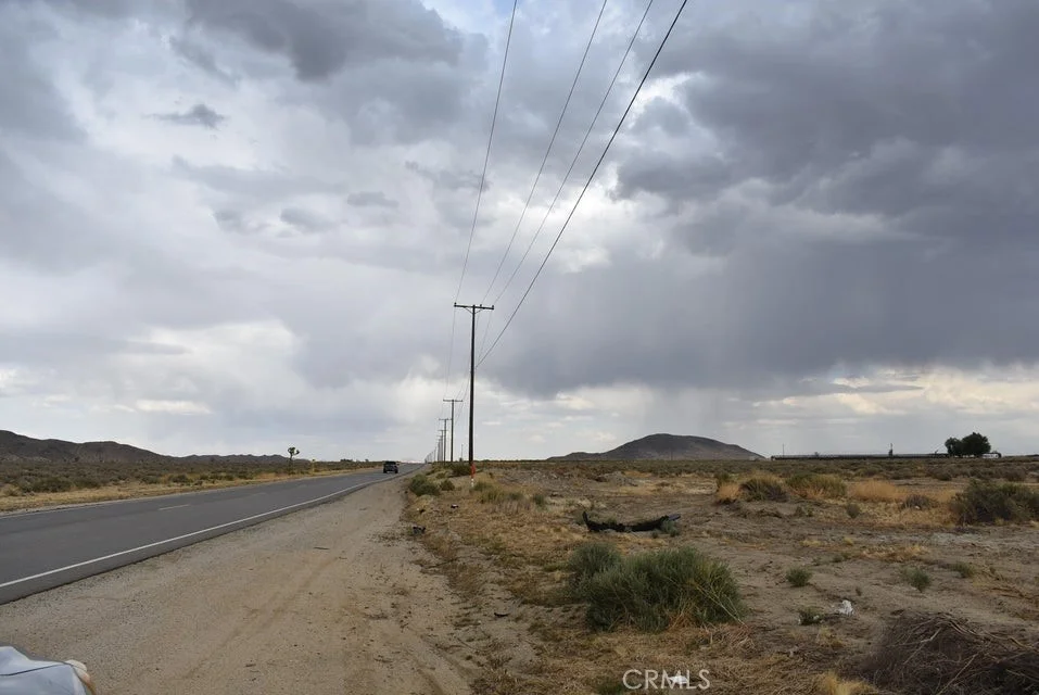 24500 E Avenue P, Palmdale, CA 93591 photo 3