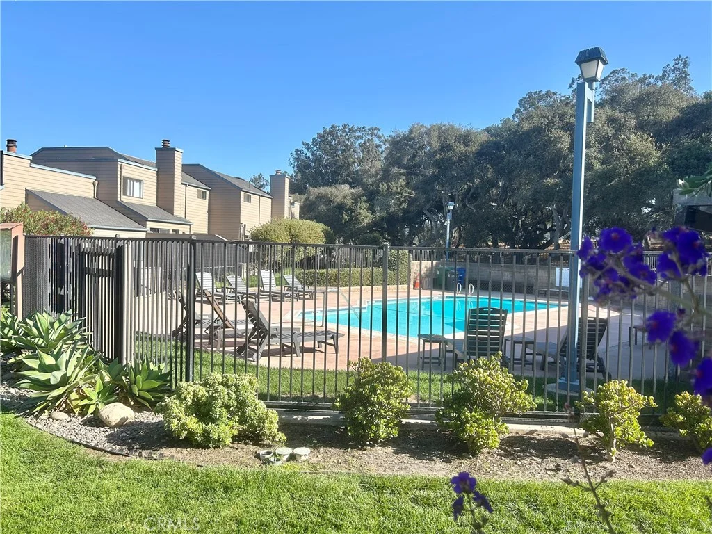 1428 Oakridge Park Rd, Santa Maria, CA 93455