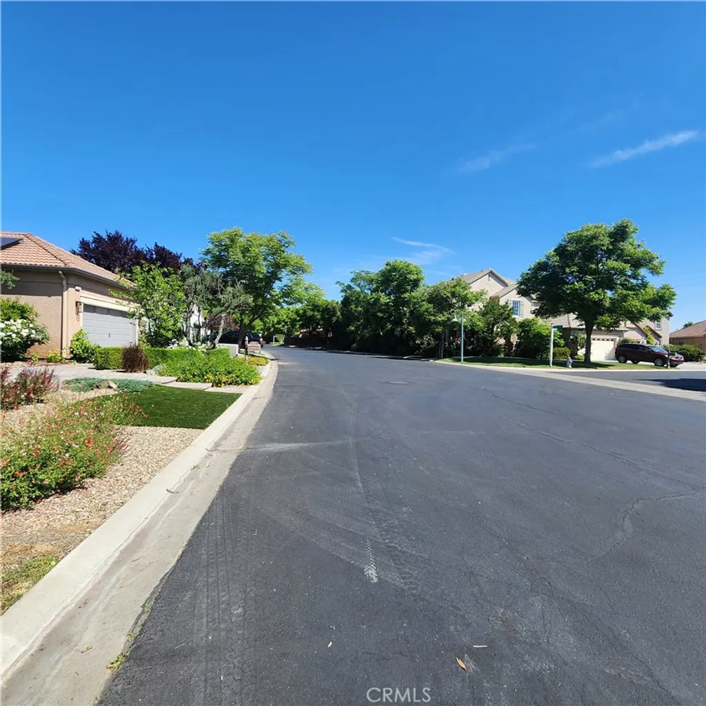 Additional image 53 of 4479 N Emerald Peak Drive, Clovis, CA 93619