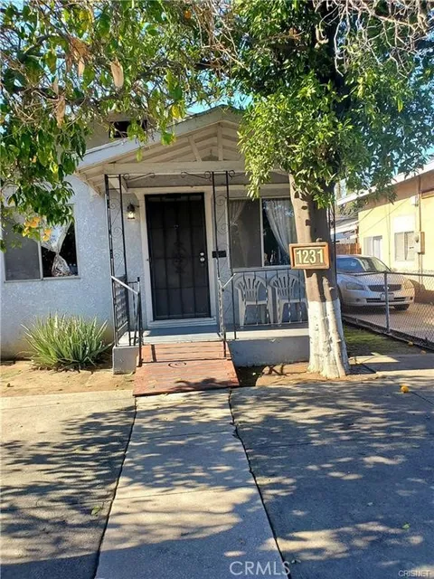 1231 S Rowan Avenue, Los Angeles, CA 90023 - MLS#: MB24002573