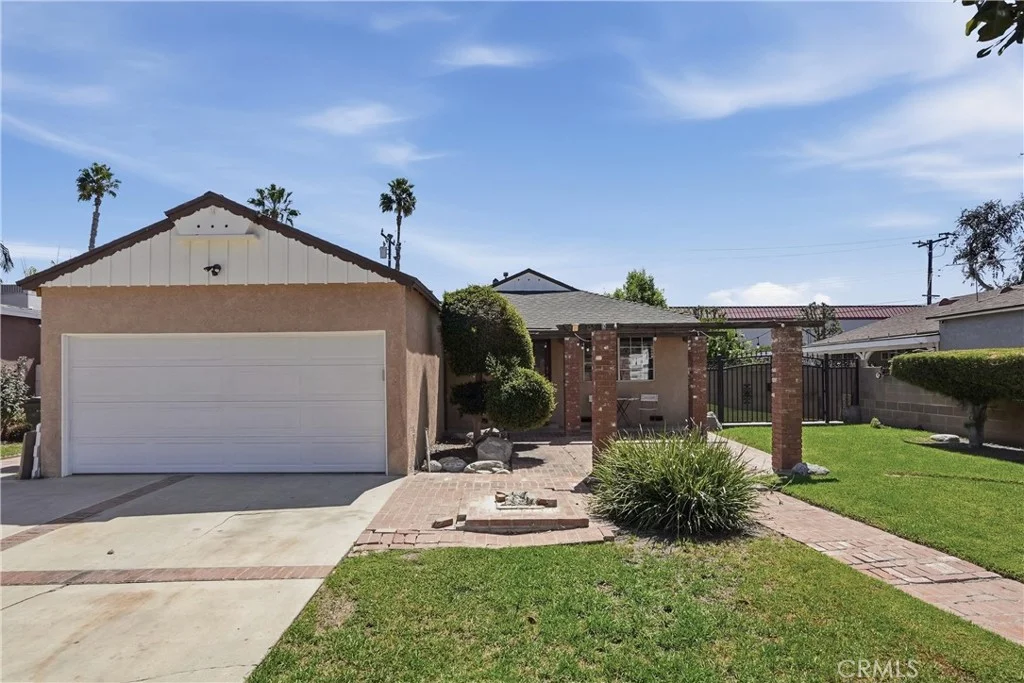 206 E Rosslynn Ave, Fullerton, CA 92832 photo 2