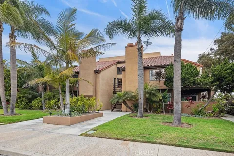 421 Coral Reef Dr Unit 44, Huntington Beach, CA MLS: OC25052432