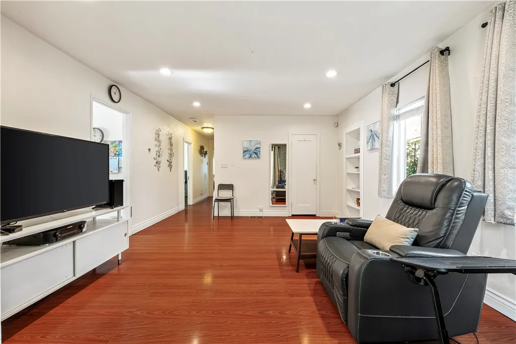 Additional image 19 of 2389 Mayfield Avenue, Montrose, CA 91020