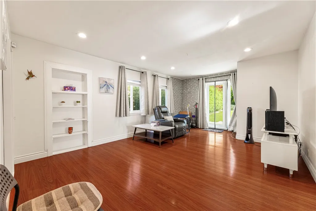 Additional image 17 of 2389 Mayfield Avenue, Montrose, CA 91020