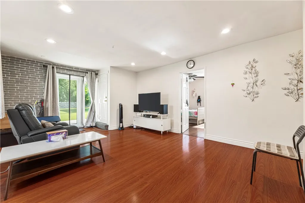 Additional image 18 of 2389 Mayfield Avenue, Montrose, CA 91020