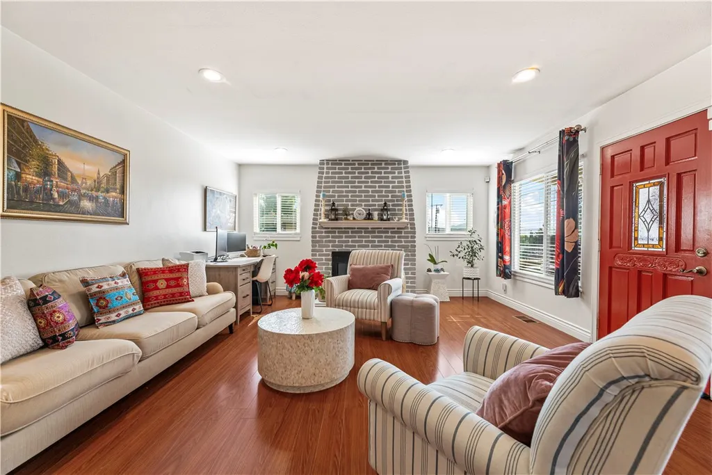 Additional image 2 of 2389 Mayfield Avenue, Montrose, CA 91020