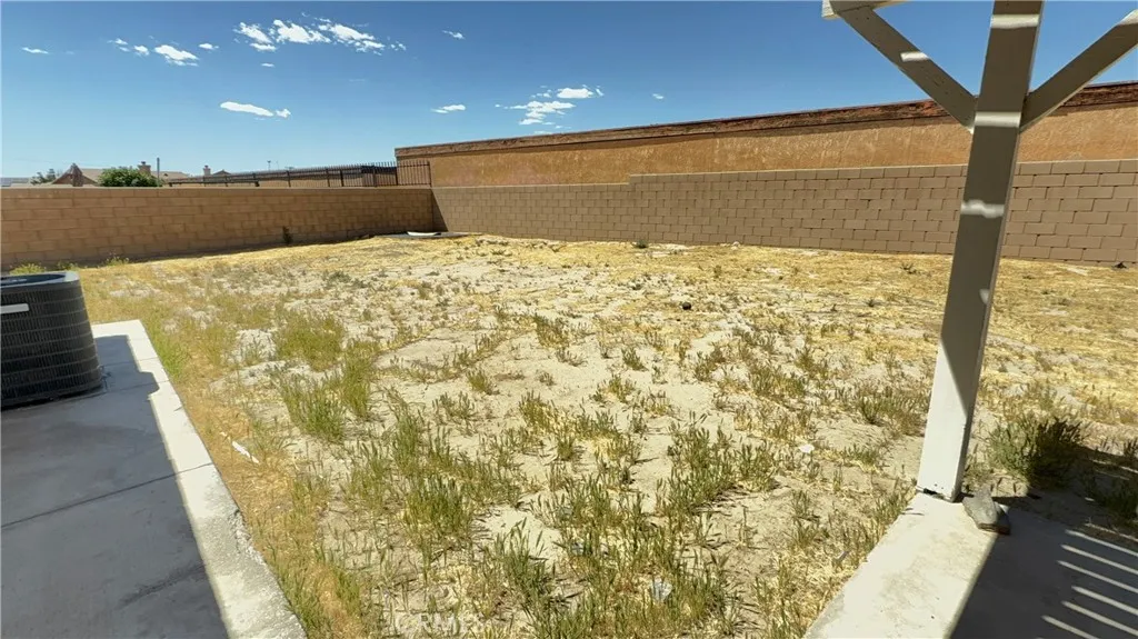 Additional image 74 of 555 Koufax Dr, Lancaster, CA 93535