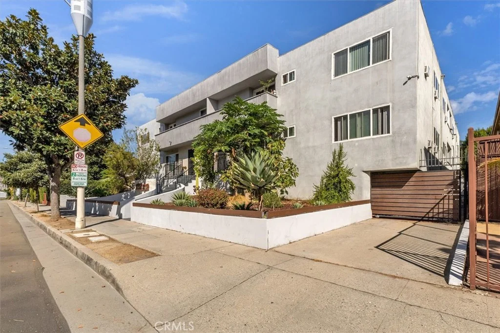 6643 De Longpre Ave Unit 12, Los Angeles, CA 90028
