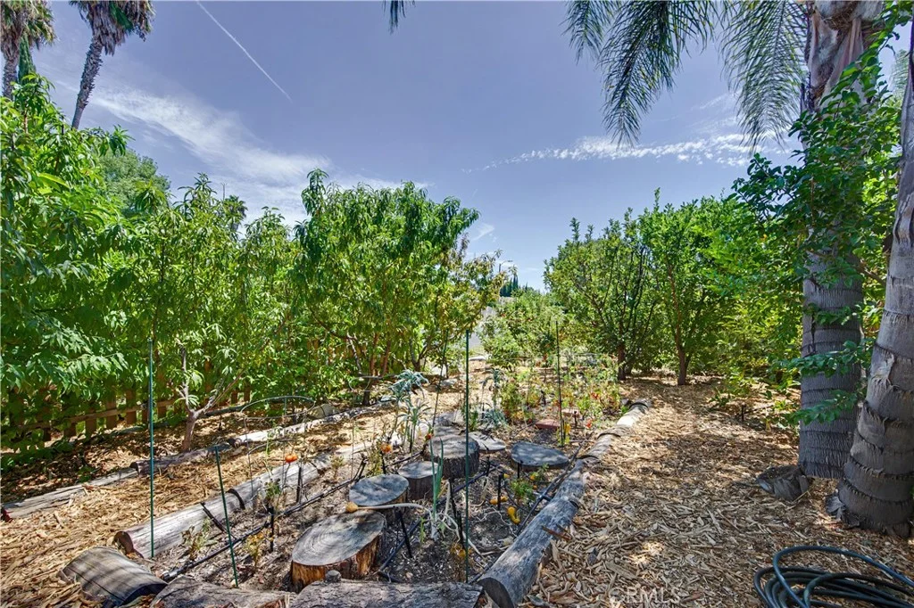 7329 Sausalito Ave, West Hills, CA 91307