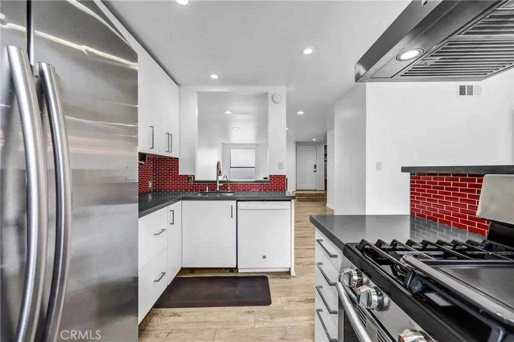 Additional image 15 of 219 N Isabel Street Unit 4, Glendale, CA 91206