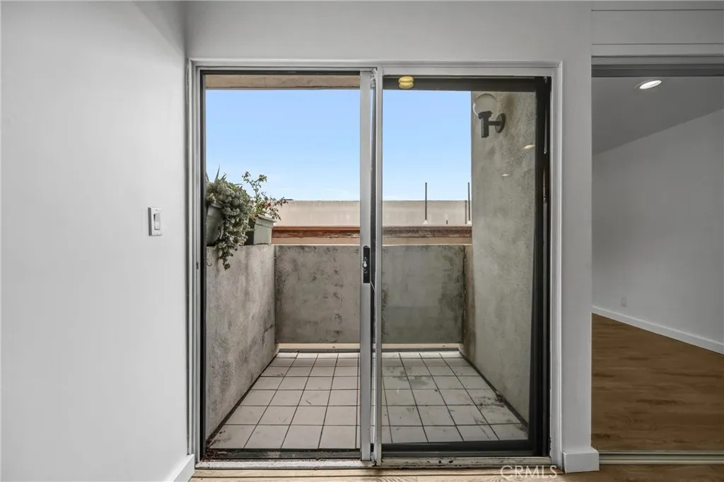 Additional image 60 of 219 N Isabel Street Unit 4, Glendale, CA 91206