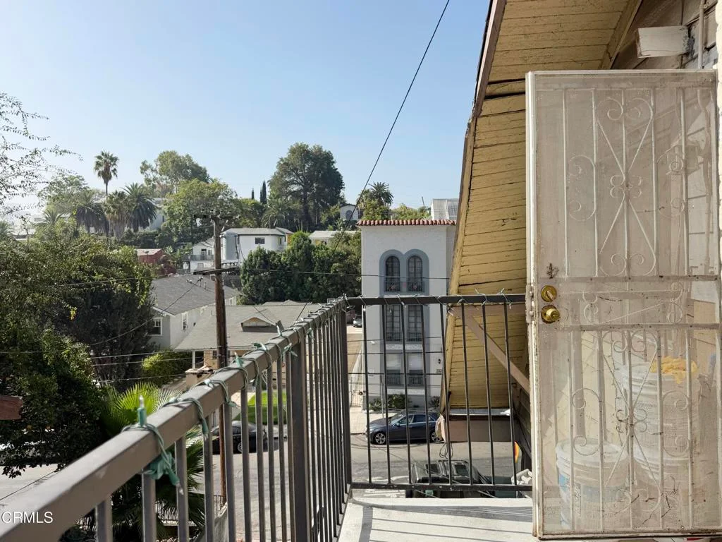 1827 Santa Ynez Street Unit B, Los Angeles, CA 90026