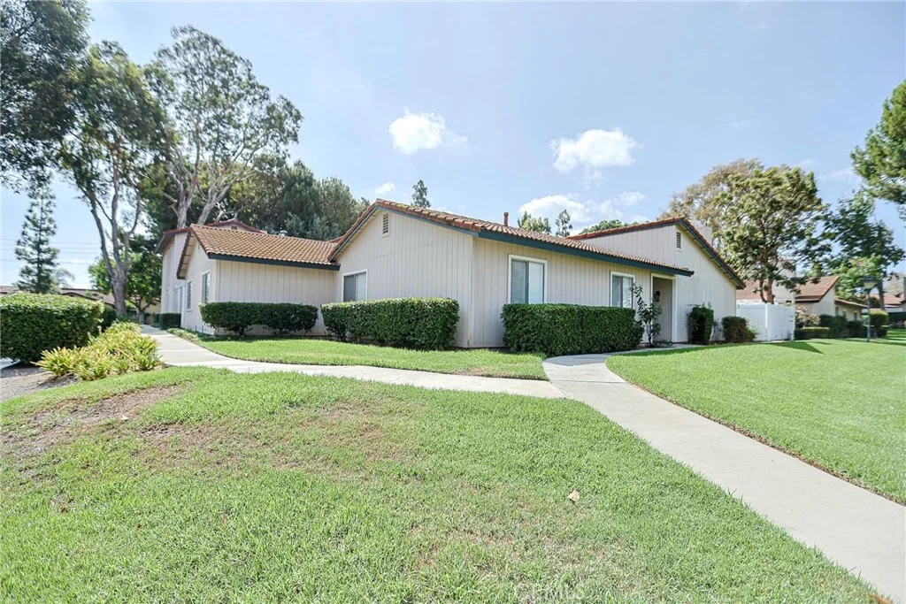 1078 Border Ave, Corona, CA 92882 photo 2