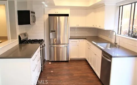 2424 Santa Ana Avenue Unit 101, Costa Mesa, CA MLS: OC25056353