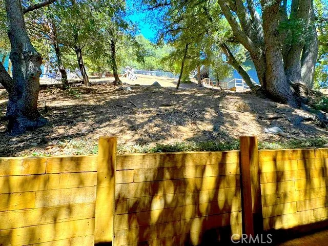 468 Zermatt Dr, Crestline, CA 92325