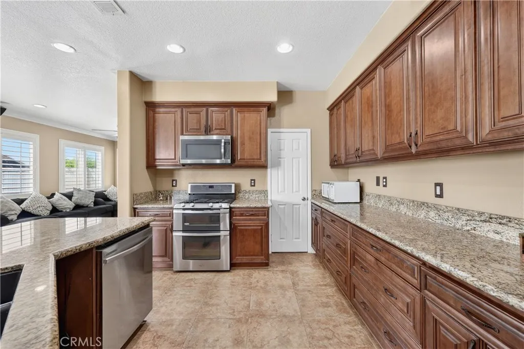 Additional image 18 of 27708 Carlton Oaks Street, Murrieta, CA 92562