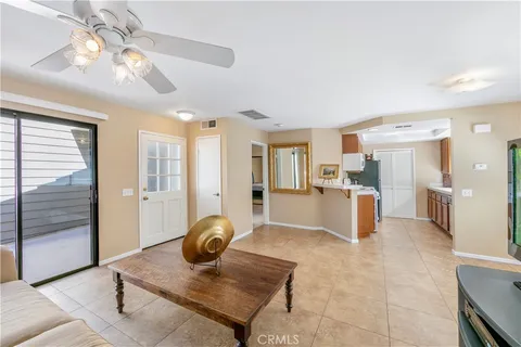 56 Coventry Lane Unit 293, Aliso Viejo, CA MLS: PW25079709