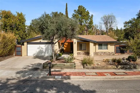 21301 Bellini Drive, Topanga, CA MLS: SR25030730