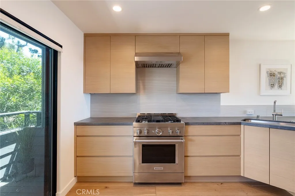 Additional image 97 of 177 Calle Mayor, Redondo Beach, CA 90277