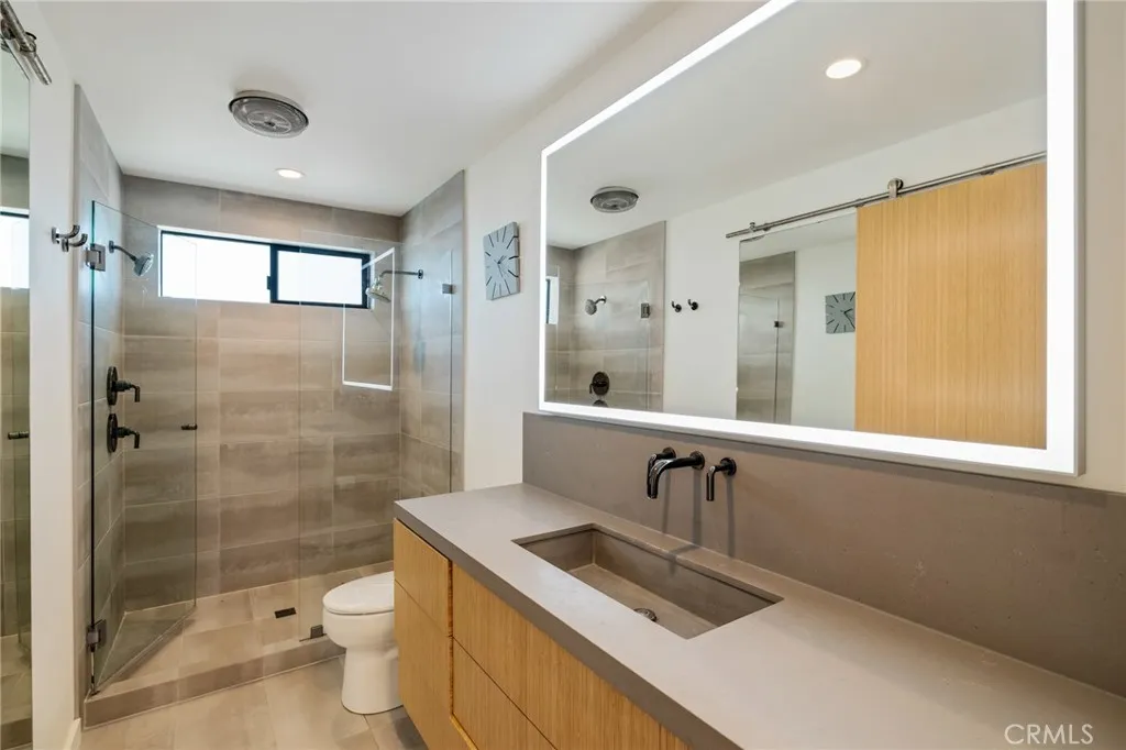Additional image 127 of 177 Calle Mayor, Redondo Beach, CA 90277