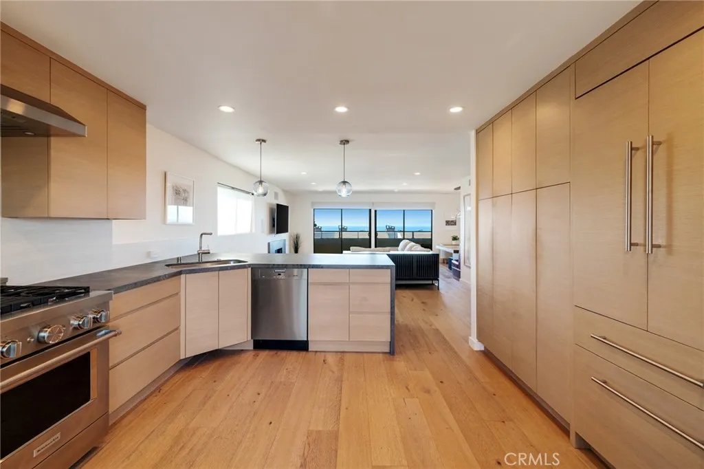 Additional image 95 of 177 Calle Mayor, Redondo Beach, CA 90277