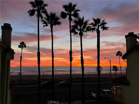 1400 Pacific Coast Unit 305, Huntington Beach, CA MLS: OC25074886