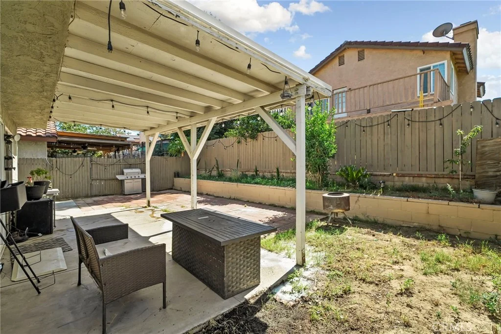 2883 Hollow Glen Circle, Rialto, CA 92376