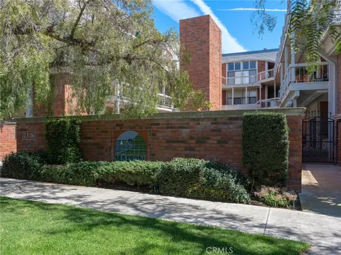 2306 Palos Verdes Drive W Unit 103, Palos Verdes Estates, CA MLS: PV25092856